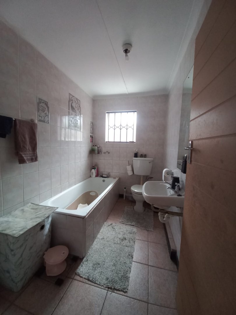  Bedroom Property for Sale in Rocklands Western Cape